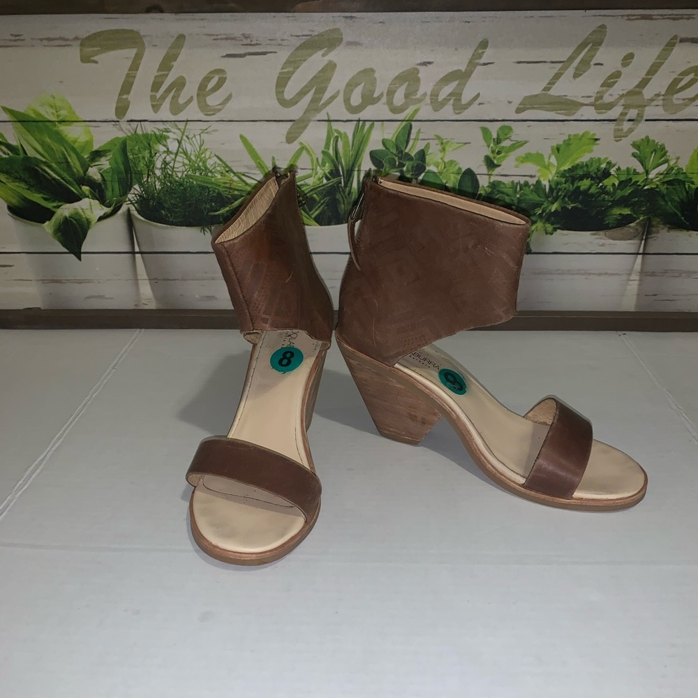 Koolaburra by UGG “Peonie' Ankle Cuff Sandal